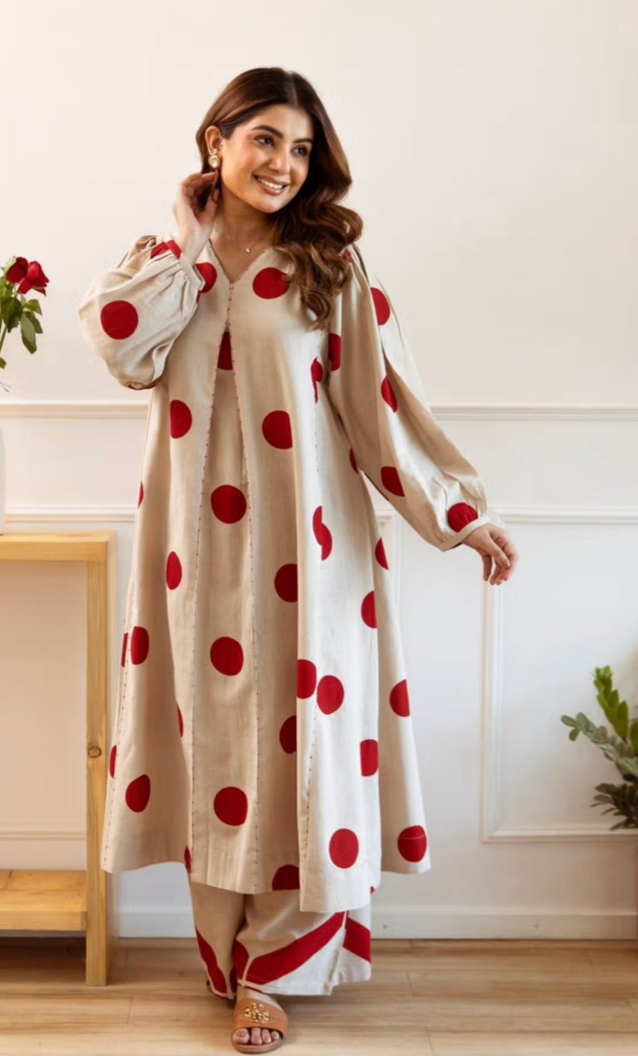 (AA Beige) dots
