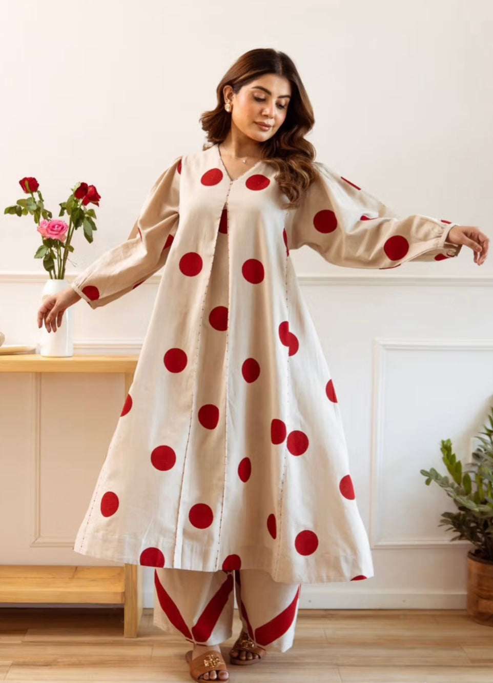 (AA Beige) dots