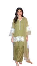 (1a) Green carry Karishma anr 3pcs set